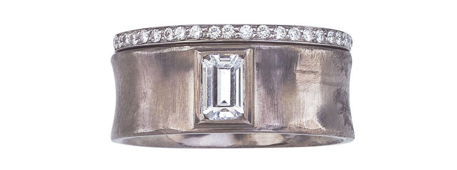 Balance Concave Diamond Ring